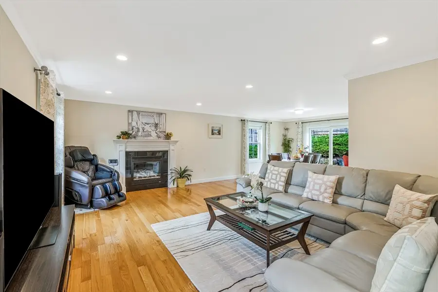 184 College Farm Rd, Waltham, MA 02451 - #3