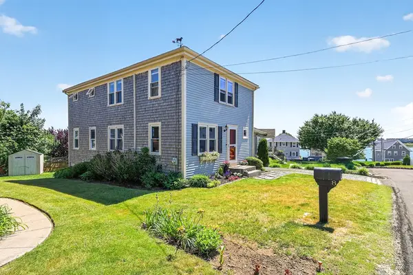 8 Standish Avenue, Hull, MA 02045