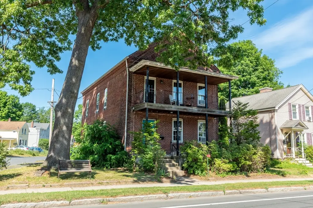 14 Holyoke St, Easthampton, MA 01027 - #1