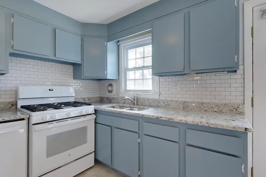 392 Acton Rd, Chelmsford, MA 01824 - #3
