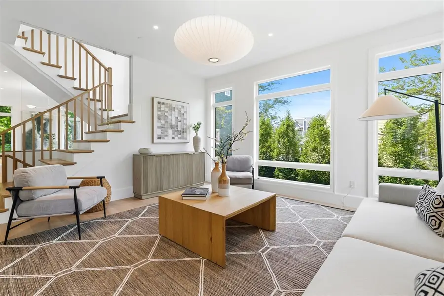 11 Hubbard Avenue, Cambridge, MA 02140 - #3