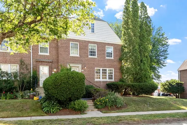 18 Bates St #E, Devens, MA 01434
