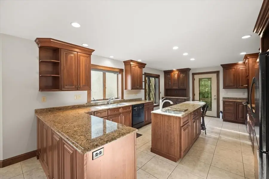 7 Sears Island Dr, Lakeville, MA 02347 - #2