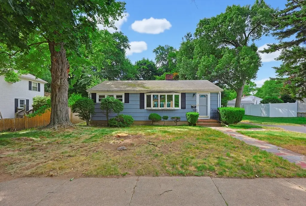 10 Magnolia Ter, Stoneham, MA 02180 - #1