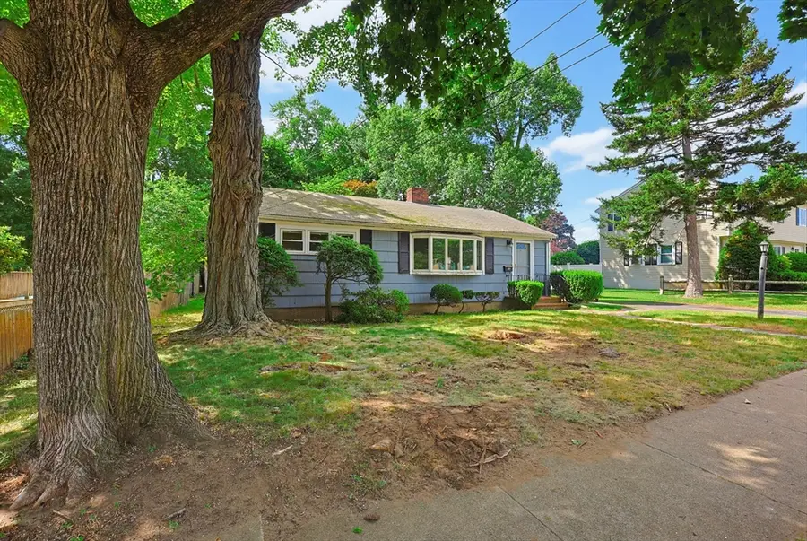 10 Magnolia Ter, Stoneham, MA 02180 - #3