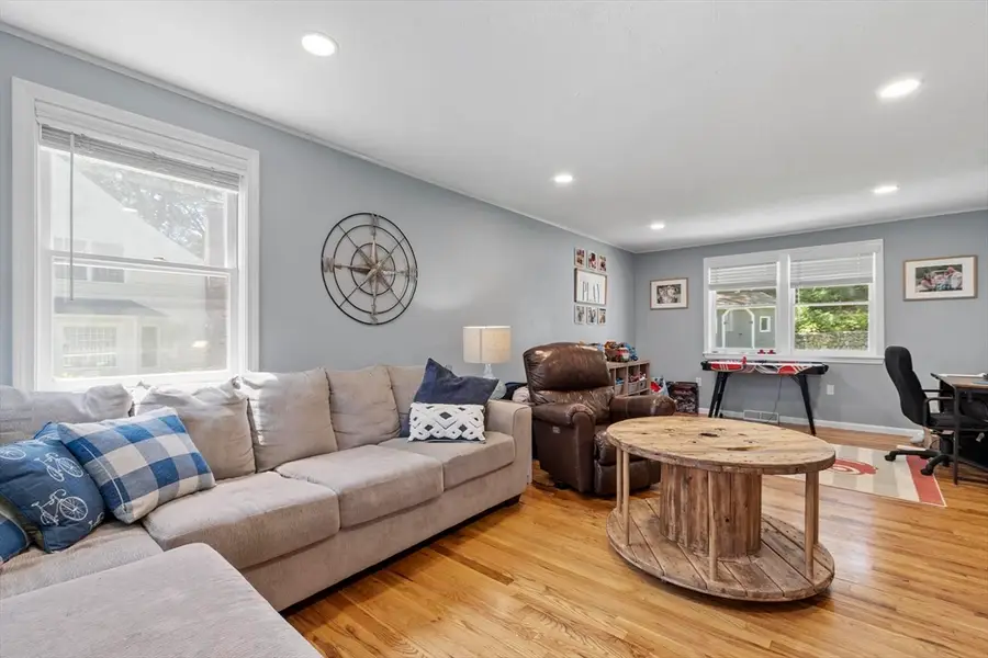 18 Bruce St, Grafton, MA 01519 - #2