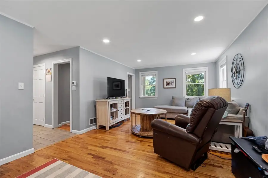 18 Bruce St, Grafton, MA 01519 - #3