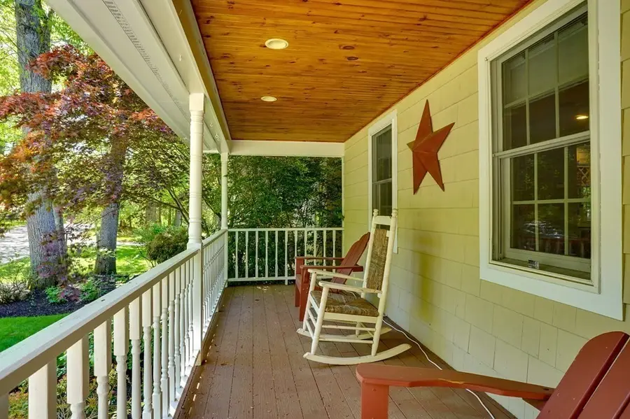 8 Shady Lane Dr, Burlington, MA 01803 - #3