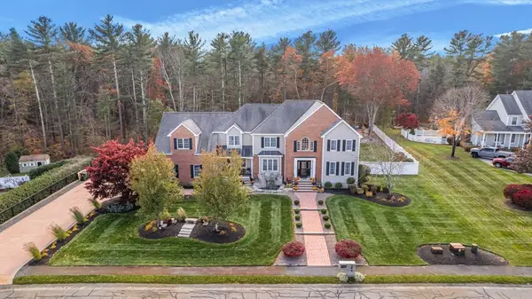 394 Mohawk Rd, Raynham, MA 02767