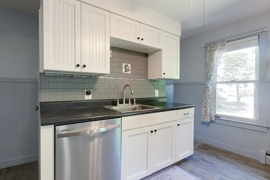 211 Main St, Townsend, MA 01469 - #3