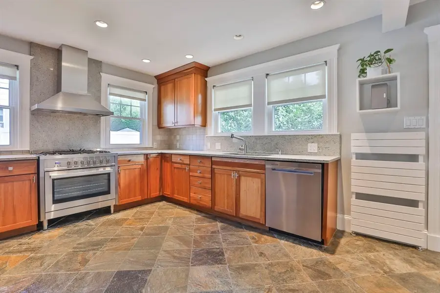 3 Windsor Rd, Milton, MA 02186 - #3