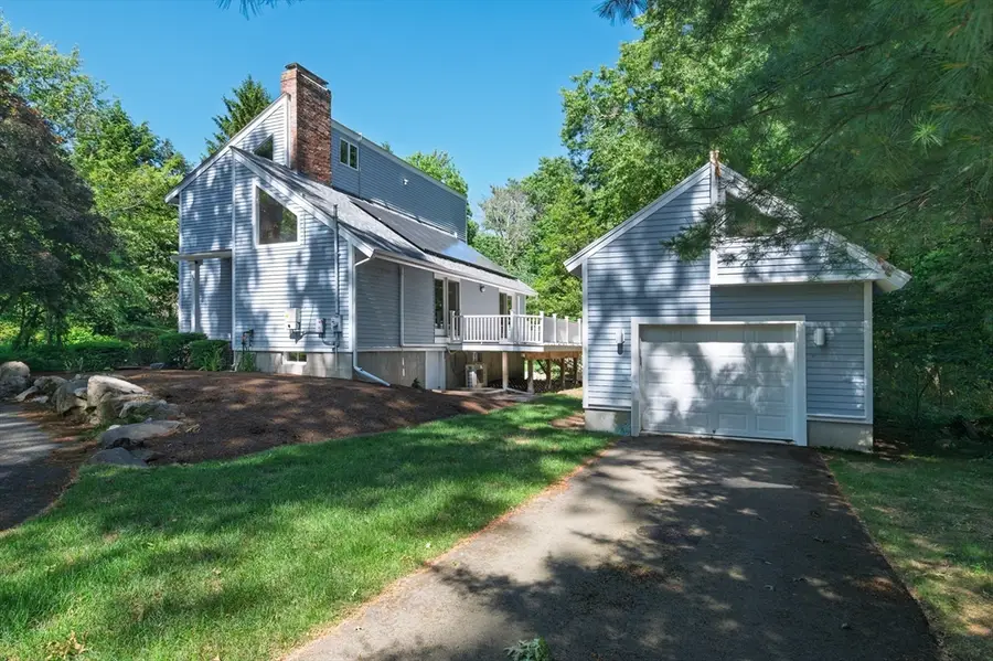 89 Poquanticut Ave, Easton, MA 02356 - #2
