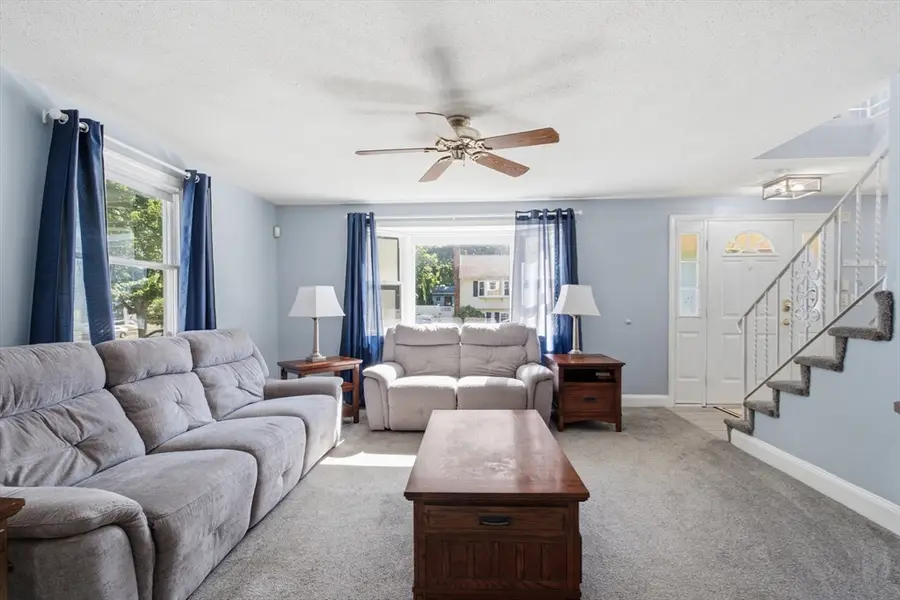 137 Maplewood Rd, Lynn, MA 01904 - #3