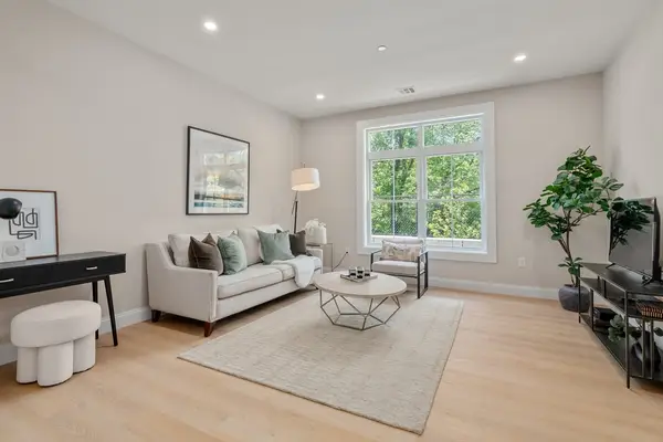7 Cross St #302, Wilmington, MA 01887