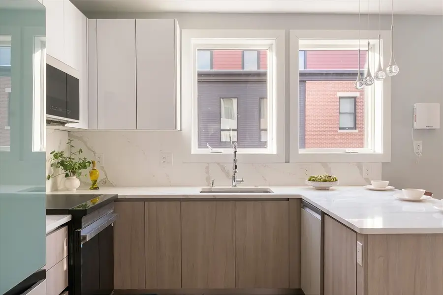 181 Maverick Street #PH, Boston, MA 02128 - #3