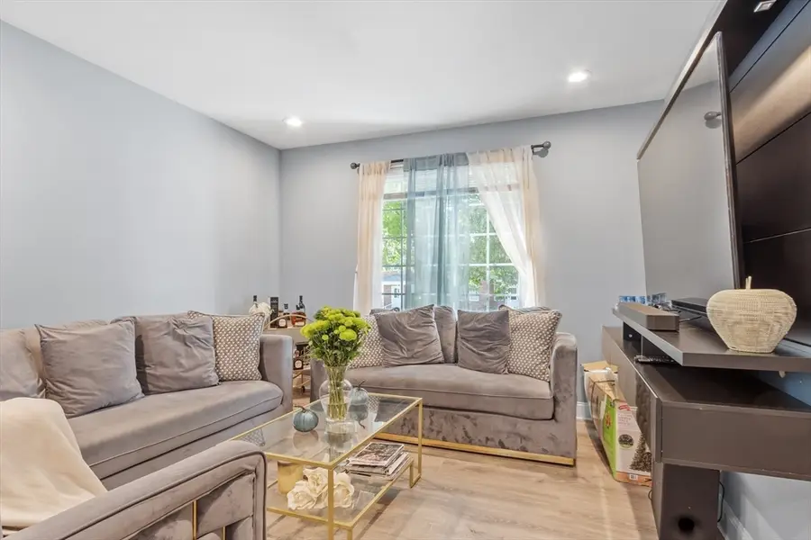 86 Houghton St, Worcester, MA 01604 - #3