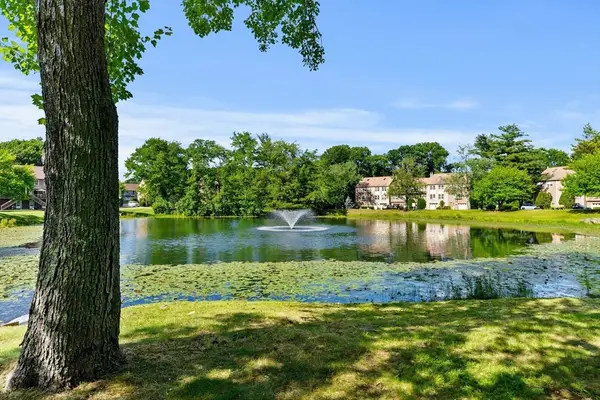 148 Heritage Dr #148, Tewksbury, MA 01876