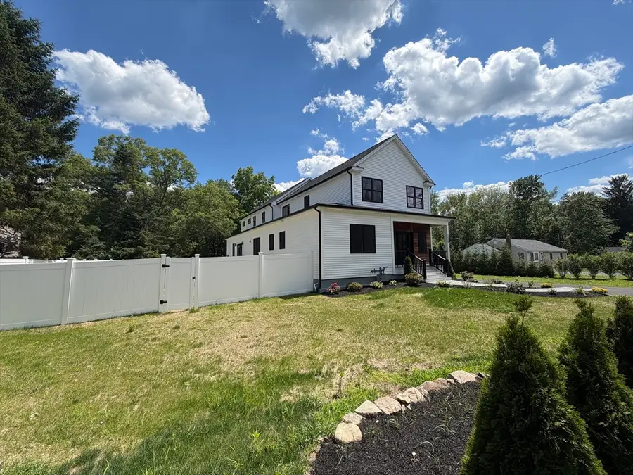 1172 Washington St, Holliston, MA 01746 - #2