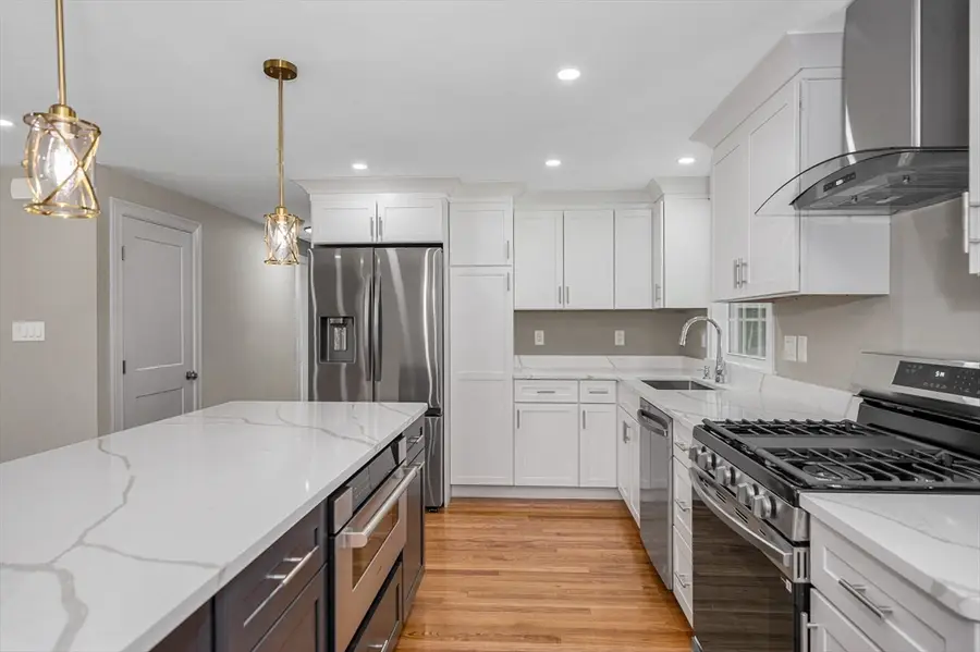 8 Galloway Rd, Chelmsford, MA 01824 - #3