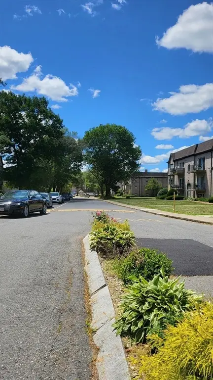 102 Oak Ln #4, Brockton, MA 02301 - #2