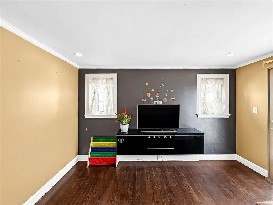 32 Fenley St, Revere, MA 02151 - #3