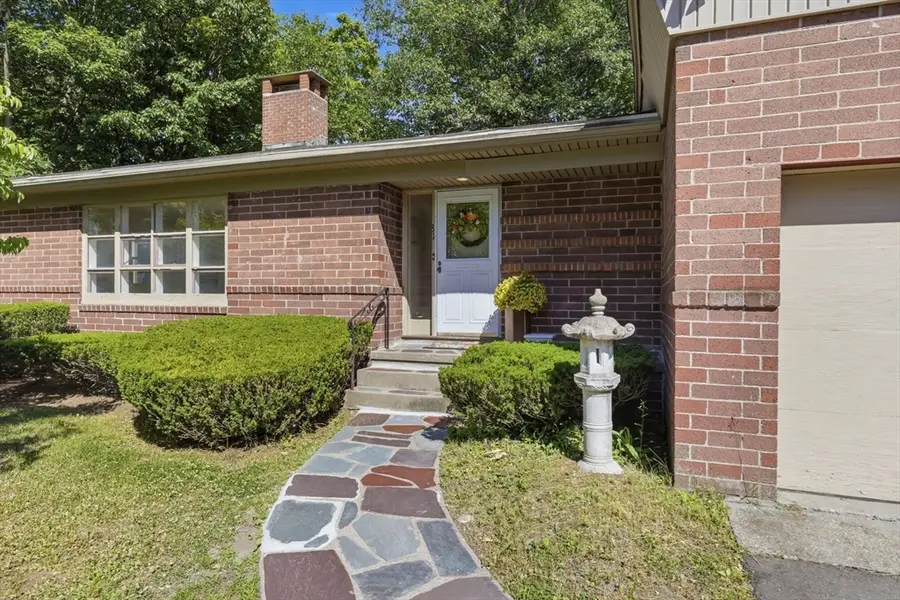 31 Lowell Ave, Westfield, MA 01085 - #2