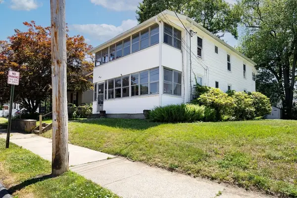 43 Ferry St, Chicopee, MA 01013