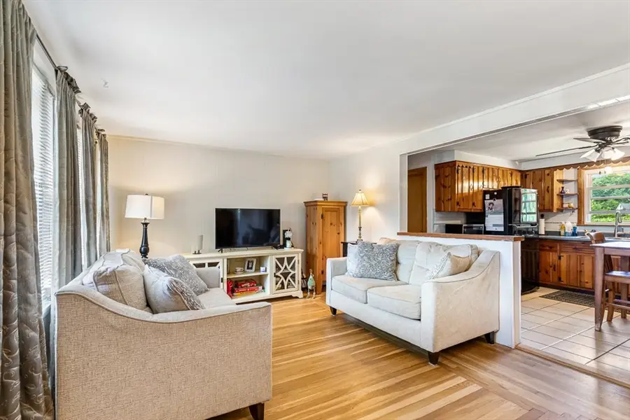 1096 Taunton Ave, Seekonk, MA 02771 - #3