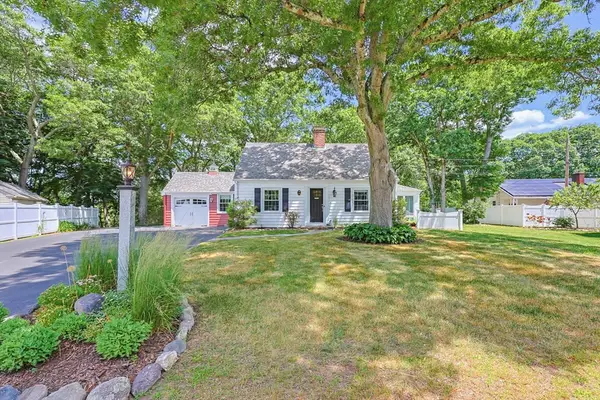 33 Crossman Ave, Attleboro, MA 02703