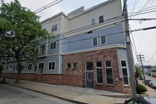 75 Walnut St #207, Peabody, MA 01960