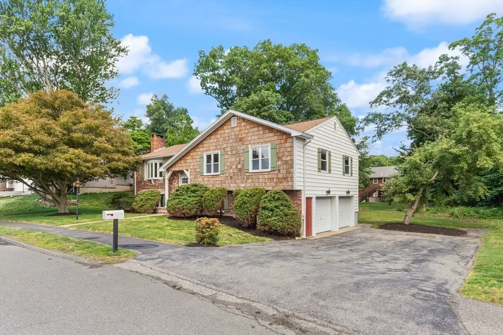 17 Tamarock Ter, Stoneham, MA 02180 - #1