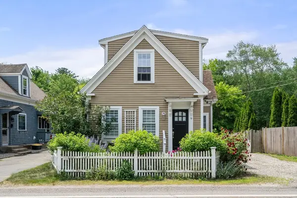 9 Maple St, Kingston, MA 02364