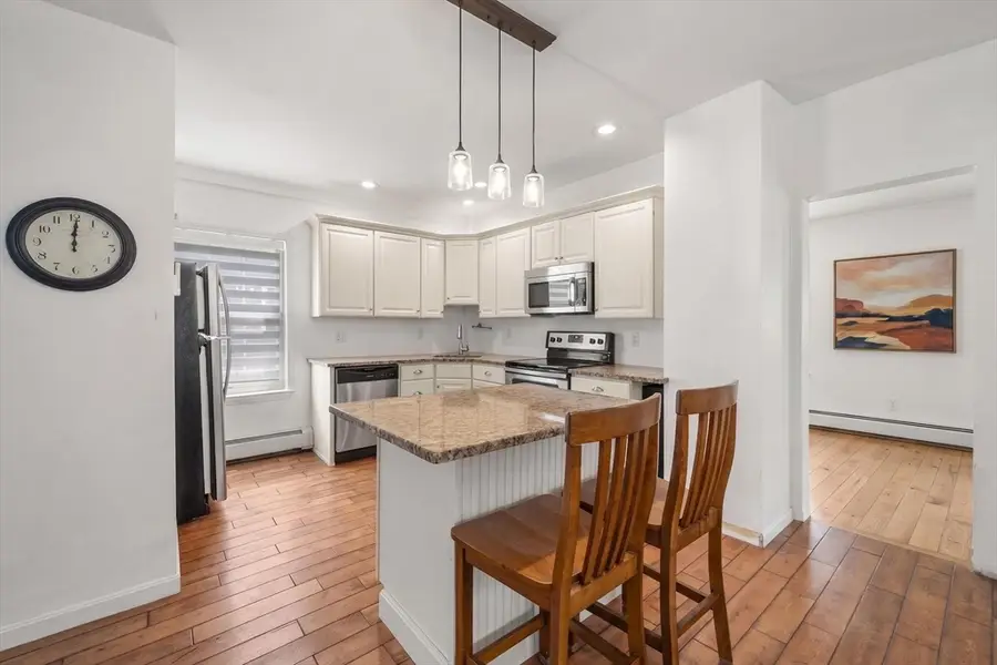 9 Maple St, Kingston, MA 02364 - #3