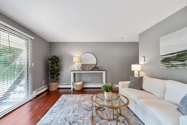 2510 Skyline #7, Lowell, MA 01854