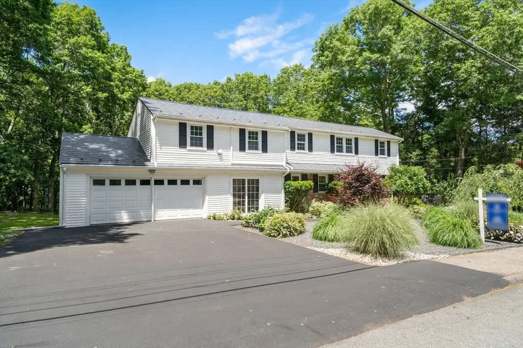 19 Country Ln, Sharon, MA 02067 - #1