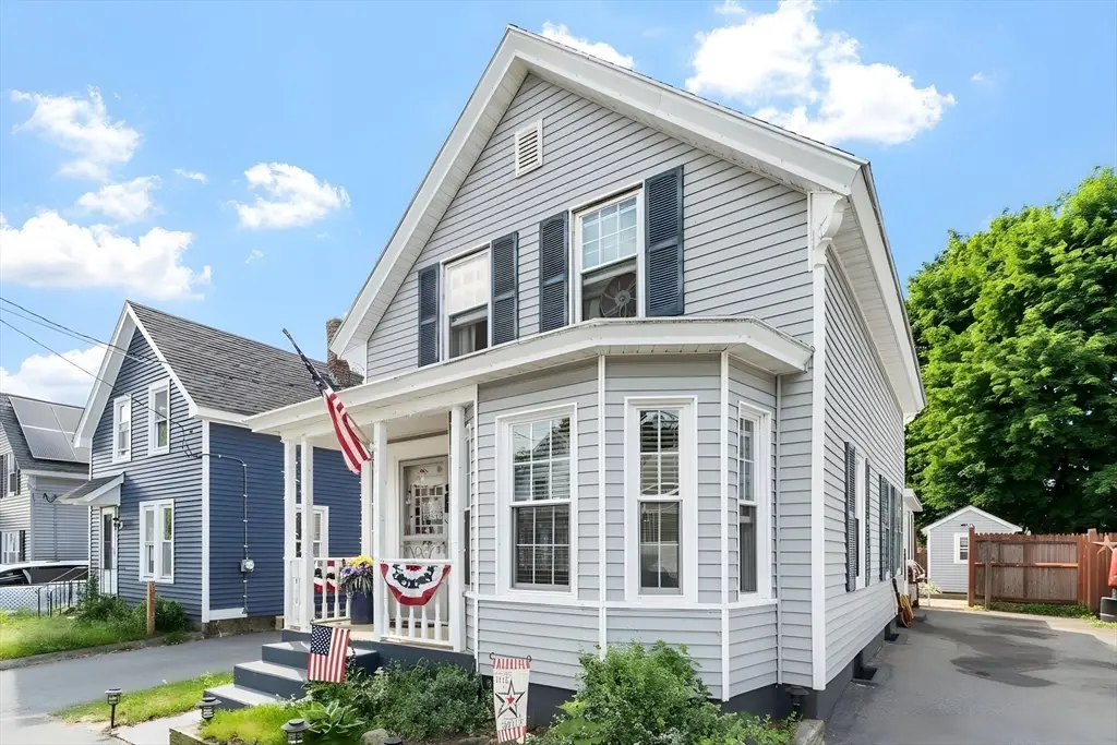 53 Corbett St, Lowell, MA 01852 - #1