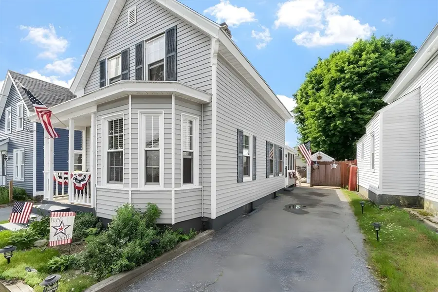 53 Corbett St, Lowell, MA 01852 - #2