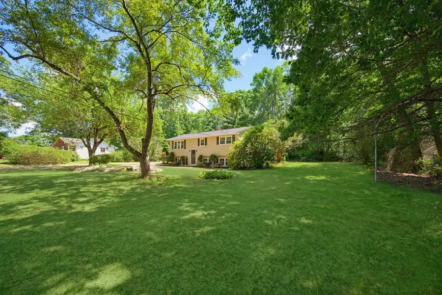 385 River Rd, Uxbridge, MA 01569 - #3