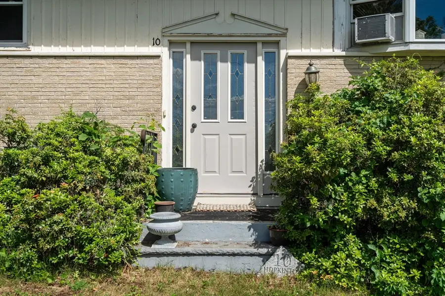 10 Hopkinton Rd, Upton, MA 01568 - #2