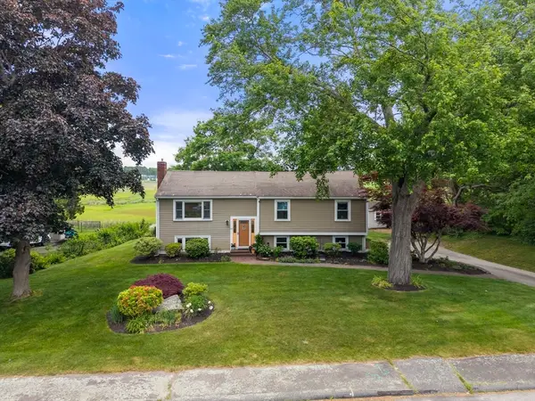 18 Liberty Rd, Marshfield, MA 02050