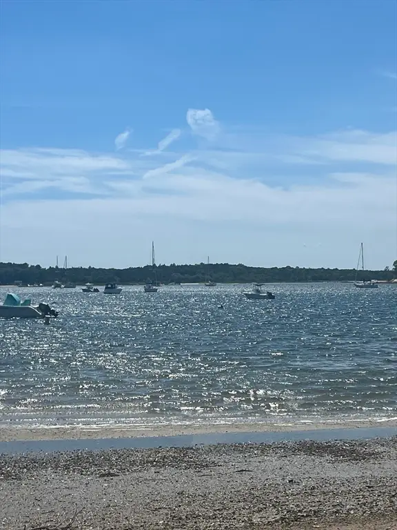15 Nanumett St, Wareham, MA 02532