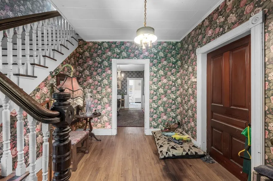 415 Maple St, Springfield, MA 01105 - #3