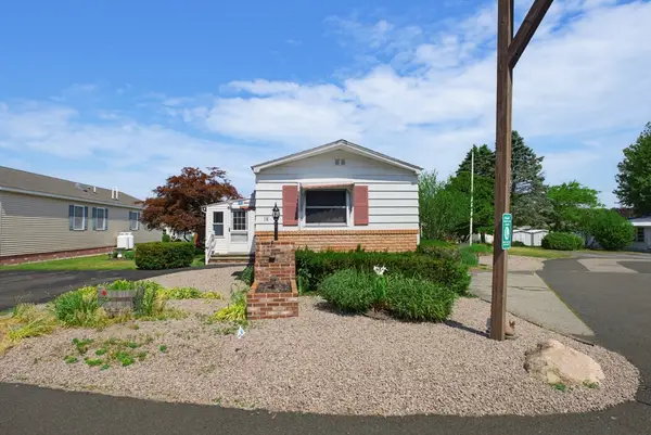 18 Sunset Lane, Plainville, MA 02762