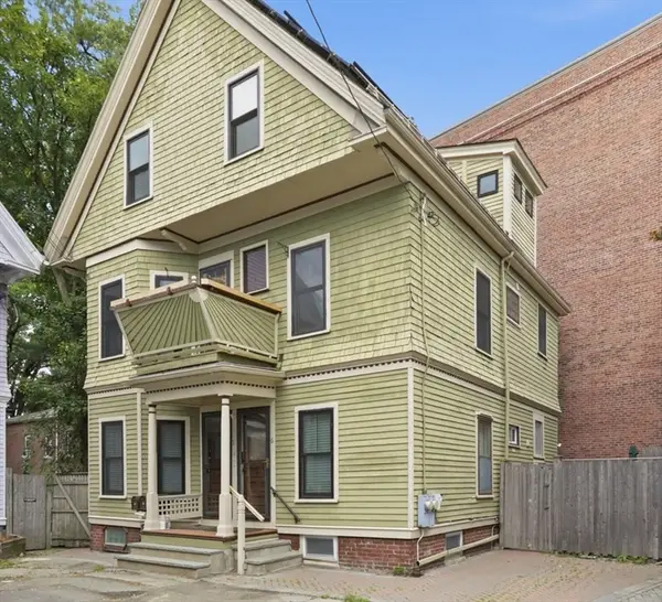 6 Porter Circle, Cambridge, MA 02140