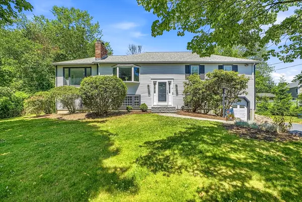 17 Eric Ln, North Attleboro, MA 02760