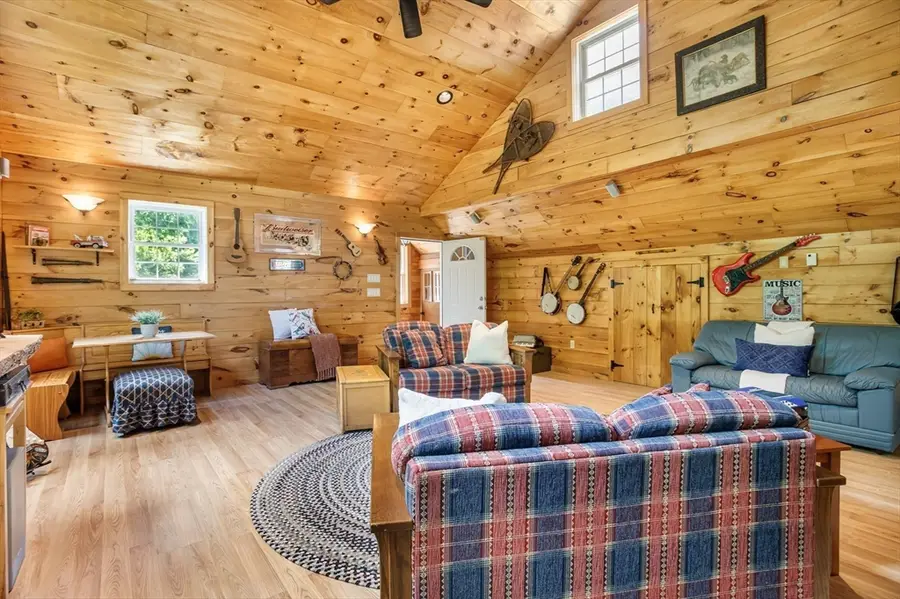 17 Mayo Rd, Hubbardston, MA 01452 - #3