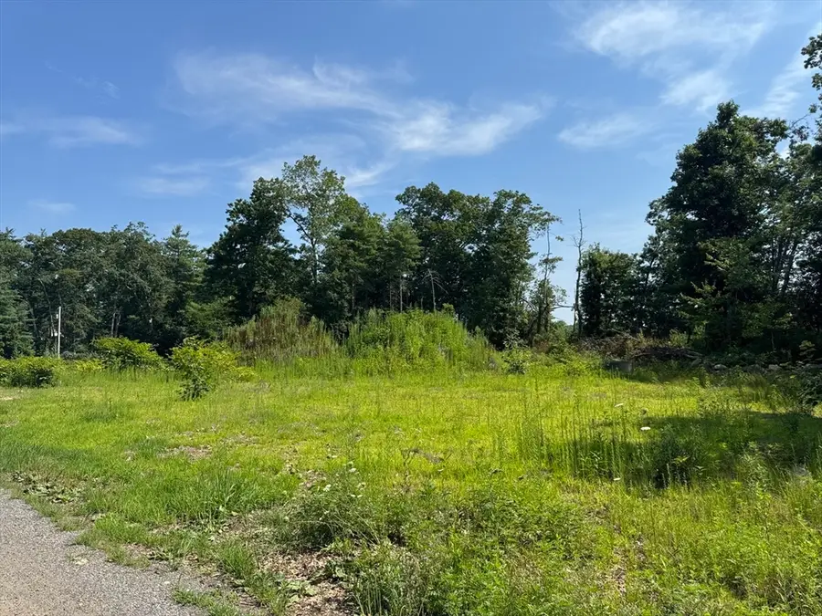 91 Snow St, Hanson, MA 02341 - #3