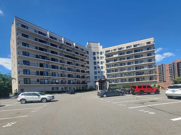 133 Commander Shea Blvd #504, Quincy, MA 02171