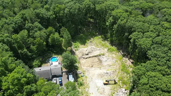 24 Conlin Rd, Oxford, MA 01540