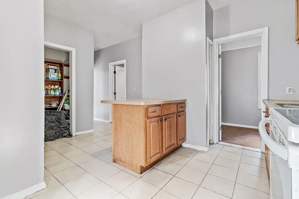 29 Newbury St, Worcester, MA 01609 - #1